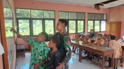 Peduli Pendidikan di Perbatasan, Satgas Pamtas RI-PNG Yonif 122/TS Melaksanakan Tugas Mulia Menjadi Gadik