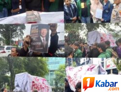 Demonstrasi Aliansi Mahasiswa dan Rakyat Bersatu Sumatera Utara di Kota Medan Diwarnai Keranda Simbolik Anti Korupsi