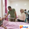 Bupati bersama Ketua TP PKK Deli Serdang Jenguk Kondisi Khairullah Kohar Penanganan Medis Terus Dilakukan