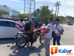 Bendera Merah Putih Dibagikan di Sigli, Insan Pers Satukan Semangat Kemerdekaan dan Perdamaian