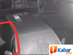 Spion Mobil Milik Media Koran M24 di Deli Serdang Digondol Maling, Aksi Pelaku Terekam CCTV