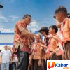 Tinjau Rehabilitasi SD Negeri 108076 Desa Tanjung Selamat, Bupati Deli Serdang Disambut Antusias Siswa