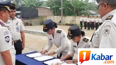 Pangkat Bertambah, Amanah Meningkat : Lapas Kelas IIB Lubuk Pakam Lantik Tenaga Kesehatan dan Sematkan Kenaikan Pangkat