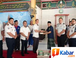 Kepala KPLP Lapas Kota Bakti Wakafkan 120 Al-Qur’an untuk Warga Binaan