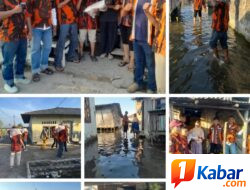 3 Kader Terbaik Pimpinan Ranting Pemuda Pancasila di Kecamatan Medan Marelan Giat Sedekah Jumat Berkah Bagikan Sembako Beras kepada Warga Kaum Duafa