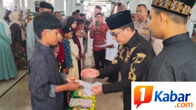 Camat Kembang Tanjong, Fauzi Harfa: Santuni 261 Anak Yatim dan Tekankan Pendidikan dan Pengawasan Anak