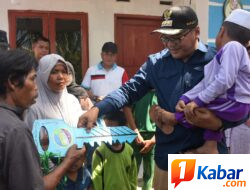 Bedah Rumah Selesai, Bupati Deli Serdang Serahkan Kunci dan Sertifikat Tanah Warga di Dua Kecamatan
