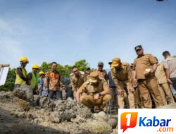 Bupati Deli Serdang Lakukan Peletakan Batu Pertama Rehabilitasi dan Pembangunan Sejumlah Fasilitas di SD Negeri 108076 Desa Tanjung Selamat