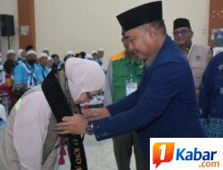 Ratusan Jemaah Haji Kloter 15 Asal Deli Serdang Tiba di Asrama Haji Medan Disambut Hangat, Wakil Bupati Deli Serdang Doakan yang Sakit Pulih