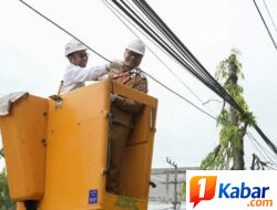 Potong Kabel Semrawut di Jalan Diponegoro Lubuk Pakam, Bupati Deli Serdang Tanpa Gas Tata Kelola Tanpa APBD