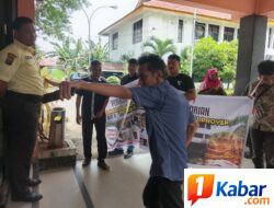 Nyaris Ricuh di Depan Kantor Dinas Perkimcikataru Kota Medan, Kadis Perkimcikataru Kota Medan Kabur Didemo