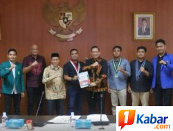Ketua DPRD Kota Medan Terima Aspirasi Cipayung Plus, Mahasiswa Soroti Program MBG, KDMP hingga Kenaikan BBM Non-Subsidi