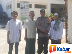 Polsek Tuminting Amankan Salat Jumat, Jamaah Beribadah dengan Aman dan Nyaman