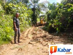 PTPN IV Regional VI Kebun Baru, Salurkan Dana TJSL, Service Jalan 4.Km Gampong Alue Sentang,