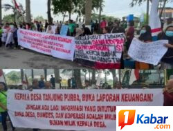 Ratusan Massa Warga dari Dua Desa-Bangun Purba Datangi Kantor Bupati Deli Serdang, Desak Dua Kepala Desa Dipangil dan Diperiksa, Dugaan Penyelewengan BLT Dana Desa dan Pengelolaan BUMDes Diusut