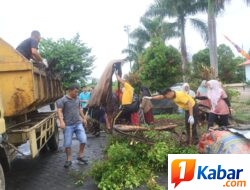 Sambut HUT RI ke-81, Polres Subulussalam dan Masyarakat Kompak Gotong Royong