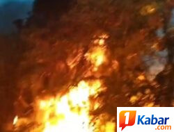 Berulang Kali Terbakar, Limbah Minyak di Sungai Desa Pematang Johar Bikin Warga Resah