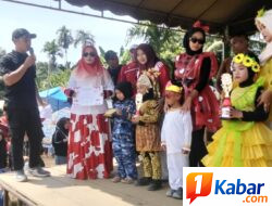 Masyarakat Gampong Alue Teh,Antusias Ramaikan Pawai Karnaval HUT RI Ke-81,Keuchik dan  Perangkat Desa,Berikan  Apresiasi.