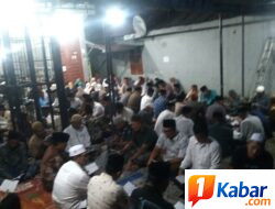 Malam Pertama Takziah Almarhum Haji Mansur Dipadati Masyarakat, Jalur Dua Hamzah Fansuri Ramai Didatangi Warga