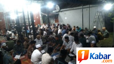 Malam Pertama Takziah Almarhum Haji Mansur Dipadati Masyarakat, Jalur Dua Hamzah Fansuri Ramai Didatangi Warga