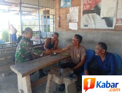 Babinsa Koramil 11/Bandar Baru Perkuat Kedekatan dengan Warga Lewat Komsos di Desa Alue