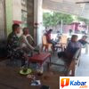 Babinsa Koramil 11/Bandar Baru Ajak Warga Paru Keude Jaga Kebersihan Lingkungan