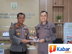 POLRES BITUNG BERIKAN KEJUTAN MANIS UNTUK KEJARI BITUNG, PERKUAT KEBERSAMAAN DAN SINERGITAS PENEGAKAN HUKUM