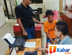 Gerebek Sarang Narkoba Polsek Medan Kota ‘Golkan’ Pengedar Sabu di Gang Nasional-Medan Maimun