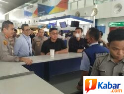 Kapolresta Deli Serdang Dampingi Wakapolda Sumut Tinjau Situasi Bandara Kualanamu Terkait Pembatalan Penerbangan