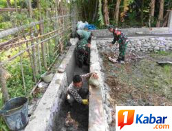 Babinsa Koramil 11/BB dan Warga Bangun Saluran Irigasi untuk Dukung Pertanian di Pidie Jaya