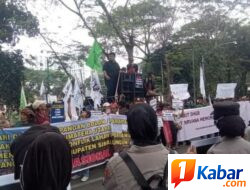 Puluhan Massa Kelompok Petani Sumut Geruduk Gedung DPRD Sumut, Desak Pemerintah Tuntaskan Konflik Agraria