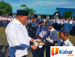 Dahnil Ginting Bagikan Susu dan Pantau Langsung Menu MBG di SMP Negeri 4 Percut Sei Tuan-Deli Serdang