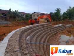 Pembagunan Tanggul Dan Bagunan Pengaman Tebing Krueng Langsa,  Gampong Jawa Mencapai 60 Persen,