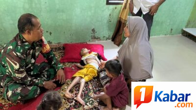 Serka Ngadiran: Babinsa Koramil 11/Bandar Baru Jenguk Anak Disabilitas, Wujud Kepedulian TNI kepada Warga