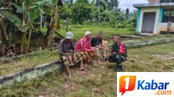 BABINSA KORAMIL 11/BANDAR BARU GELAR KEGIATAN KOMSOS BERSAMA TOKOH MASYARAKAT DI DESA PULO PUEB