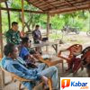 Babinsa Koramil 11/Bandar Baru Perkuat Komsos dan Kamtibmas Bersama Warga Blang Baro