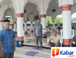 Babinsa Koramil Bandar Baru Komsos di Desa Musa Balee, Imbau Warga Jaga Keamanan Maulid