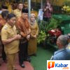 Lom Lom Suwondo Apresiasi Kontribusi PWRI Deli Serdang Dukung Petani dan Serahkan Dua Unit Mesin Pemipil Jagung kepada Poktan Kemakmuran di Patumbak