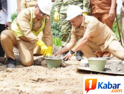 Asisten III Pemkab Deli Serdang Letakkan Batu Pertama Pembangunan Kampung Nelayan Merah Putih di Pantai Labu