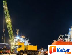 Tingkatkan Kapasitas Angkutan Barang dan Penumpang, 3 Lokomotif CC201 dari Sumatera Selatan Tiba di Pelabuhan Belawan, Perkuat Operasional Kereta Api di Sumatera Utara