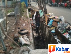 Got Tersumbat Sampah, Warga Pateten 2 dan DLH Bitung Turun Tangan di Pasar Winenet.