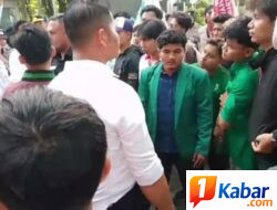 Mahasiswa Tuding Jawaban Inspektur Deli Serdang Edwin Nasution Diduga Arogan dan Tendensius, Demonstrasi Cipayung Plus di Depan Kantor Bupati Deli Serdang Ricuh