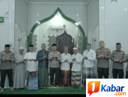 Kapolres Langsa Gelar Kegiatan Subuh Keliling Menunaikan Salat Berjamaah Bersama Masyarakat,