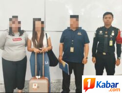Imigrasi Ngurah Rai Deportasi 12 WNA, 7 di Antaranya Terlibat Pemasaran Vila Ilegal di Bali