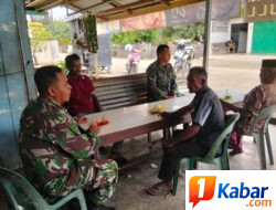 Babinsa Koramil 11 Bandar Baru Perkuat Komsos dengan Warga Pueb Lueng Nibong